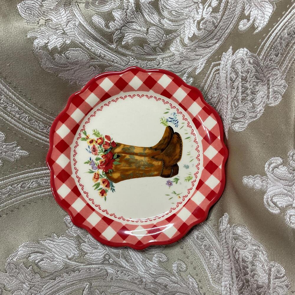 The Pioneer Woman Cowboy Boots Plate Red Gingham Pattern, 7" Diameter, NEW